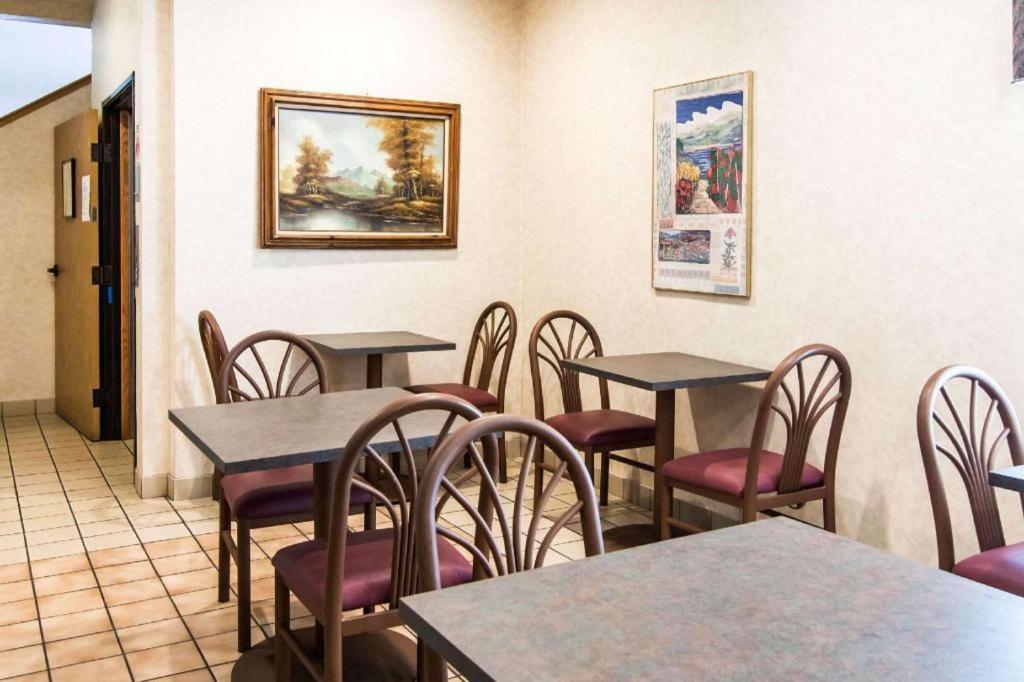 Rodeway Inn Salem Exterior photo